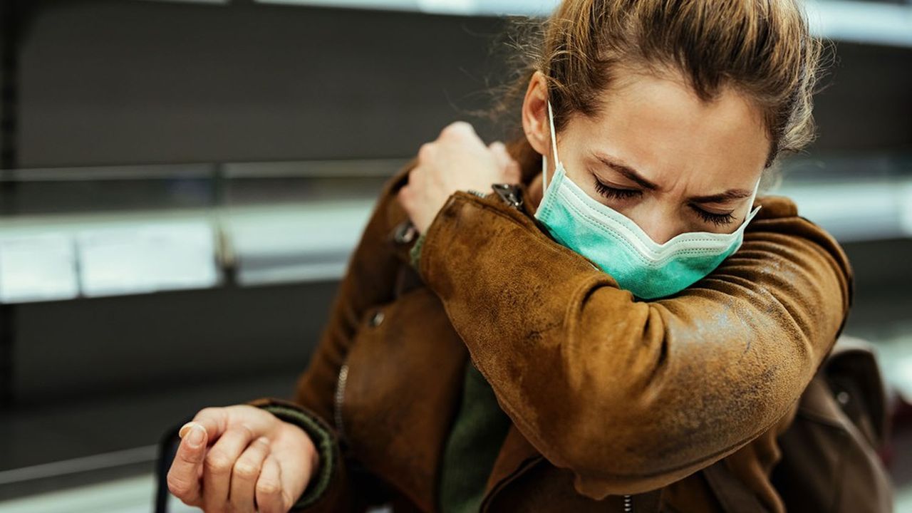 Les indicateurs de la grippe sont en hausse en ville et à l'hôpital. La circulation des virus respiratoires, comme le Covid, reste très active, prévient Santé publique France.